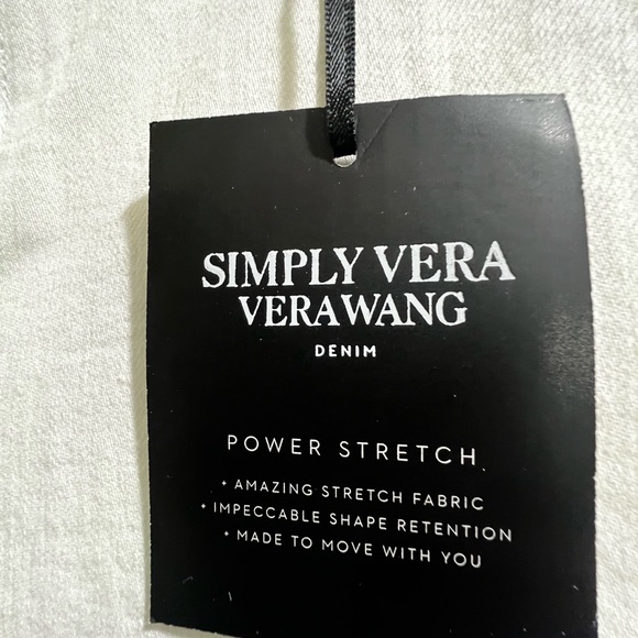 BNWT Simply Vera Vera Wang Power Stretch denim. Bootcut style, white, size 12. - Picture 2 of 3